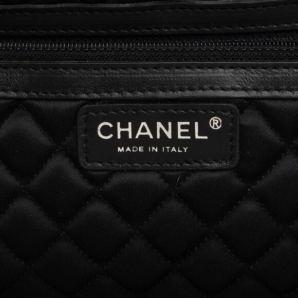 Chanel Calfskin Perfect Day Grand Shopping Tote - Picture 8 of 16